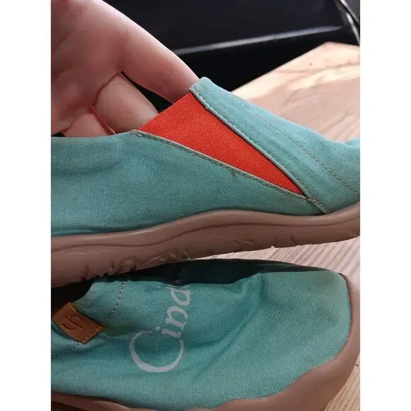 RARE Cinderella Women's Casual Slip-On Shoes - Teal and Orange - Picture 8 of 12